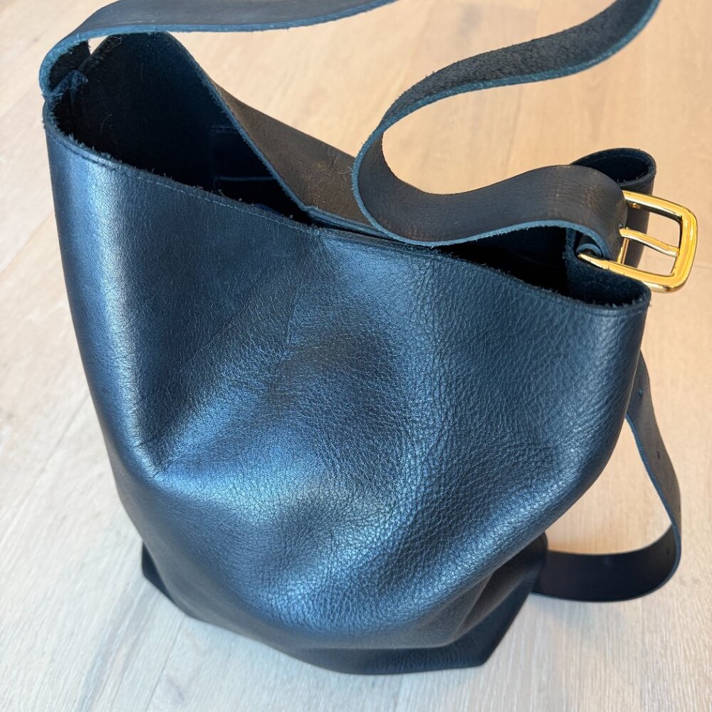 Madewell The Essential Bucket Tote, Black - Picture 2 of 6